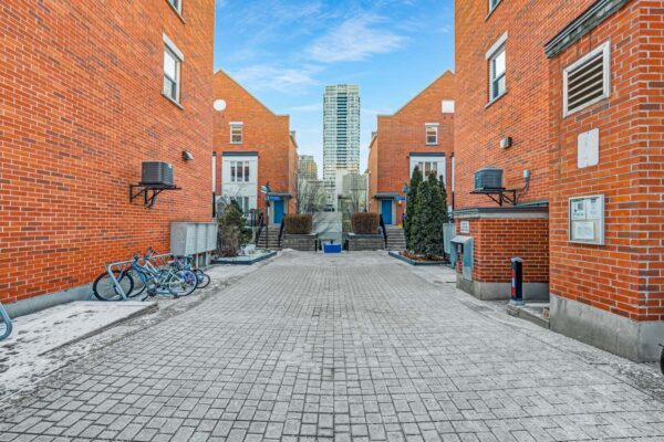22-Frances-Loring-Lane-#1-Toronto-Web-Salisbury-1