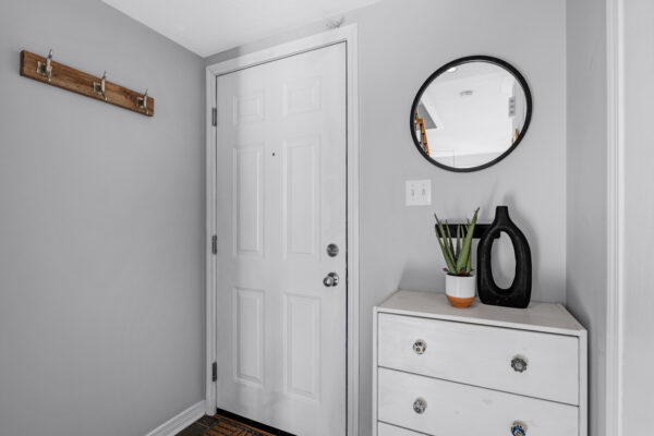 22-Frances-Loring-Lane-#1-Toronto-Web-Salisbury-7