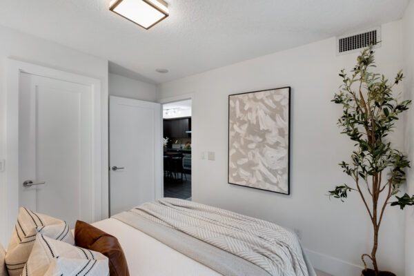 300-Front-Street-West-#502-Toronto-Web-Salisbury-20