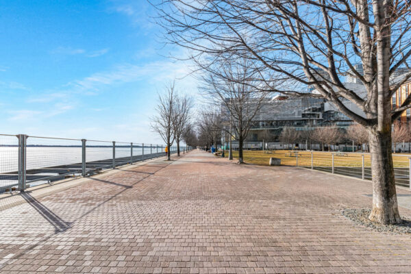 55-Merchants-Wharf-#428-Toronto-Web-Salisbury-44