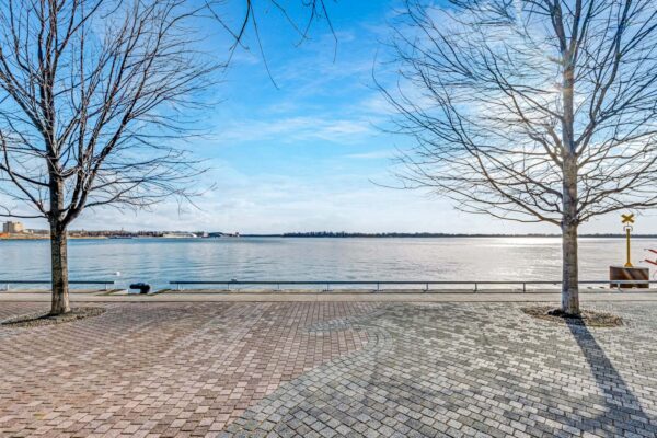 55-Merchants-Wharf-#428-Toronto-Web-Salisbury-45