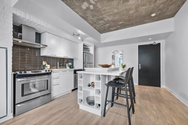 650-King-Street-West-#903-Toronto-Web-Salisbury-6