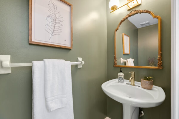 949-Queen-Street-West-Toronto-Web-Salisbury-24