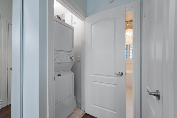 949-Queen-Street-West-Toronto-Web-Salisbury-40