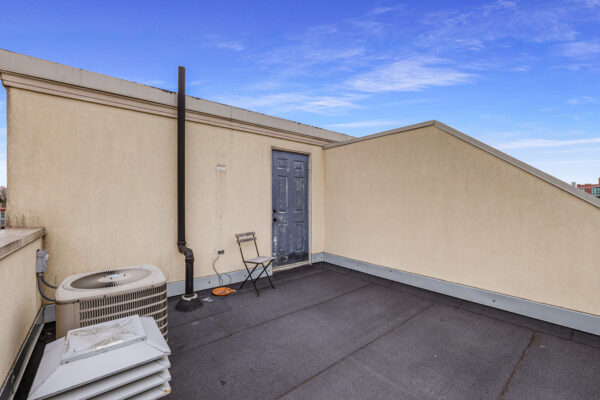 949-Queen-Street-West-Toronto-Web-Salisbury-46