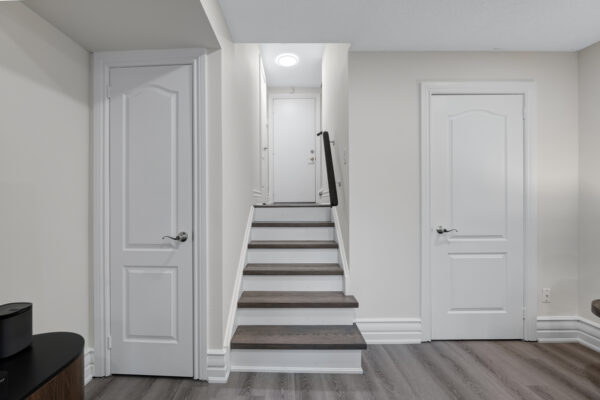 949-Queen-Street-West-Toronto-Web-Salisbury-48