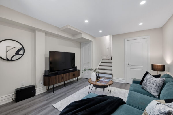 949-Queen-Street-West-Toronto-Web-Salisbury-50