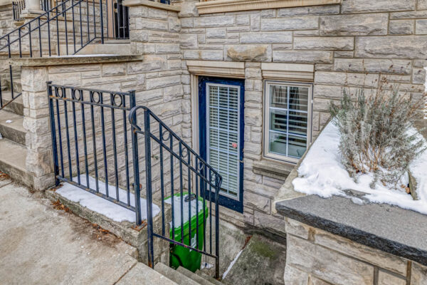 949-Queen-Street-West-Toronto-Web-Salisbury-55