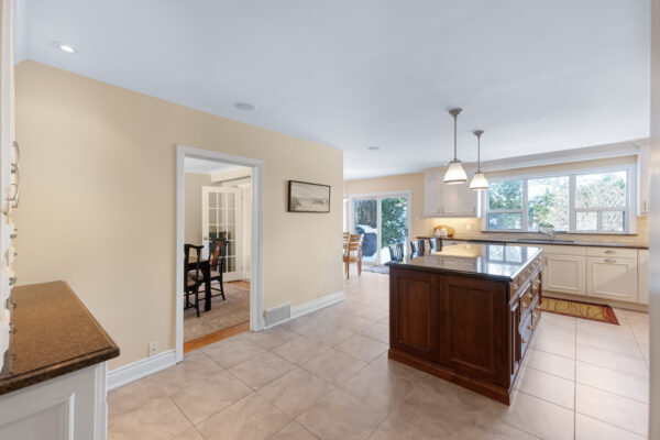 18-Flaremore-Crescent-Toronto-Web-Salisbury-17