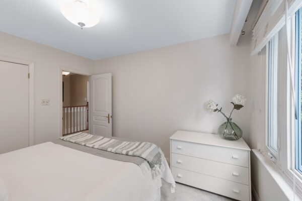 18-Flaremore-Crescent-Toronto-Web-Salisbury-41