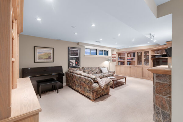 18-Flaremore-Crescent-Toronto-Web-Salisbury-42
