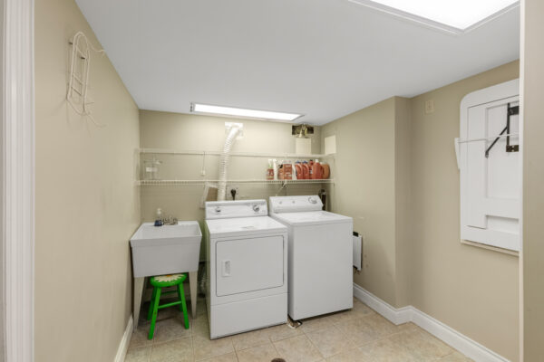 18-Flaremore-Crescent-Toronto-Web-Salisbury-45