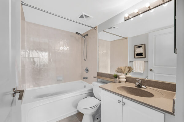 31-Bales-Avenue-#501-Toronto-Web-Salisbury-31