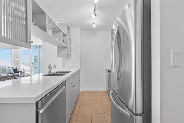 397-Front-Street-West-#3710-Toronto-Web-Salisbury-13
