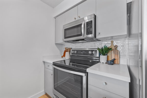 397-Front-Street-West-#3710-Toronto-Web-Salisbury-17