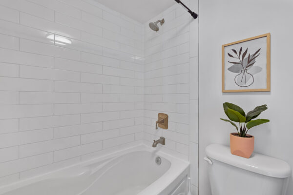 397-Front-Street-West-#3710-Toronto-Web-Salisbury-32