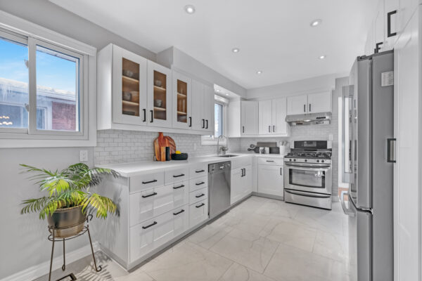 683-West-Shore-Boulevard-Pickering-Web-Salisbury-19