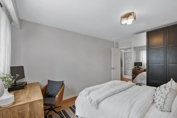683-West-Shore-Boulevard-Pickering-Web-Salisbury-45