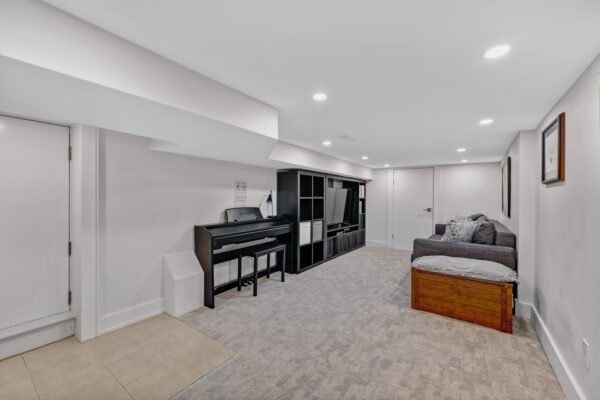 101-Chandos-Avenue-Toronto-Web-Salisbury-43