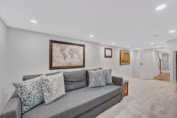 101-Chandos-Avenue-Toronto-Web-Salisbury-44