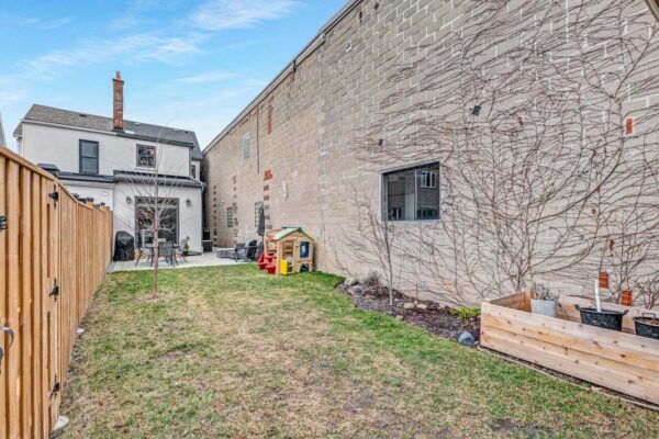 101-Chandos-Avenue-Toronto-Web-Salisbury-55