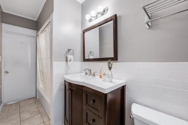 11-Lamb-Avenue-Toronto-Web-Salisbury-39