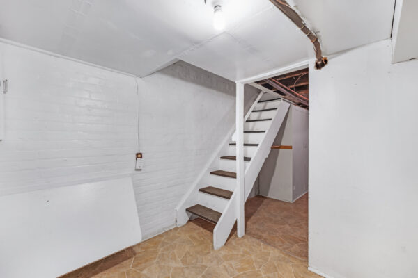 11-Lamb-Avenue-Toronto-Web-Salisbury-43