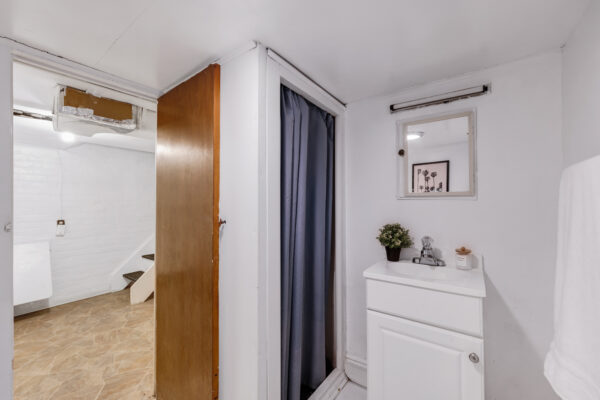 11-Lamb-Avenue-Toronto-Web-Salisbury-46