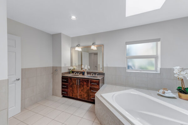 1350-Milton-Avenue-Mississauga-Web-Salisbury-31