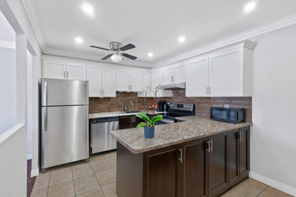155-Main-Street-North-#221-Newmarket-Web-Salisbury-16