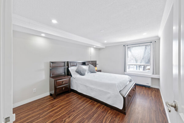 155-Main-Street-North-#221-Newmarket-Web-Salisbury-22