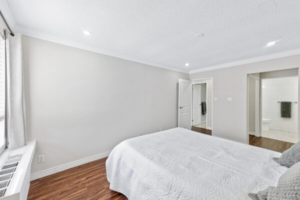 155-Main-Street-North-#221-Newmarket-Web-Salisbury-24