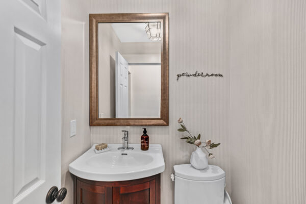 1575-Heathside-Crescent-Pickering-Web-Salisbury-31