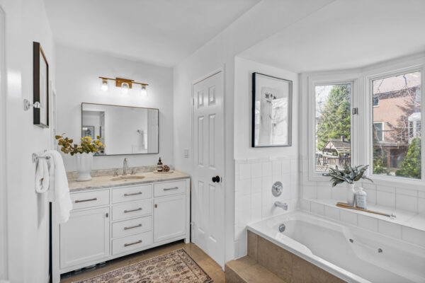 1575-Heathside-Crescent-Pickering-Web-Salisbury-39