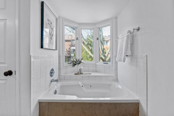 1575-Heathside-Crescent-Pickering-Web-Salisbury-40