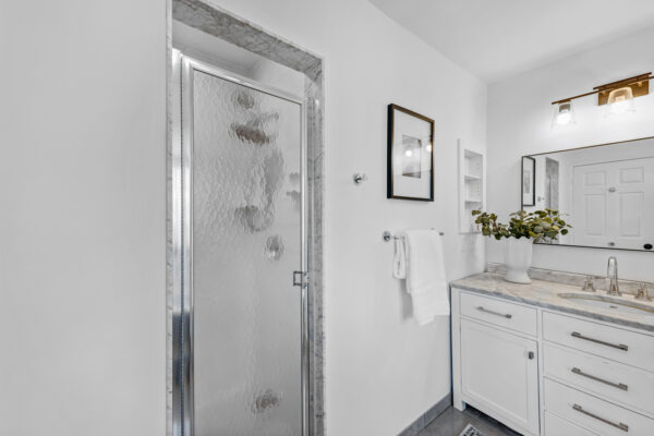 1575-Heathside-Crescent-Pickering-Web-Salisbury-41