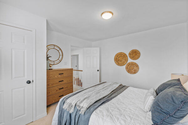 1575-Heathside-Crescent-Pickering-Web-Salisbury-45