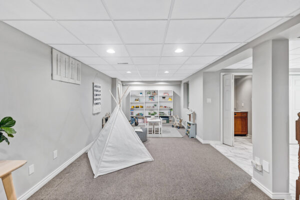 1575-Heathside-Crescent-Pickering-Web-Salisbury-53