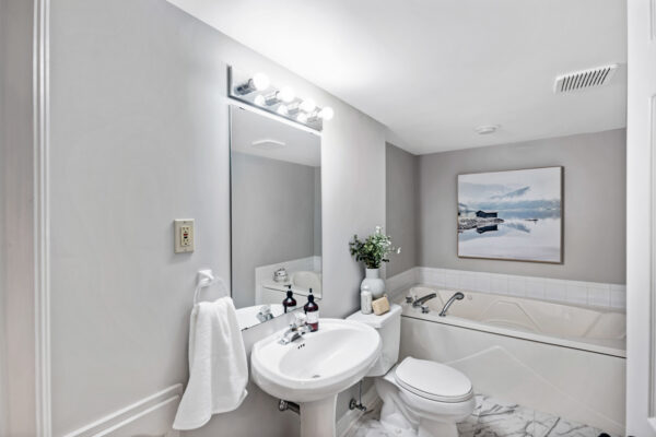 1575-Heathside-Crescent-Pickering-Web-Salisbury-58