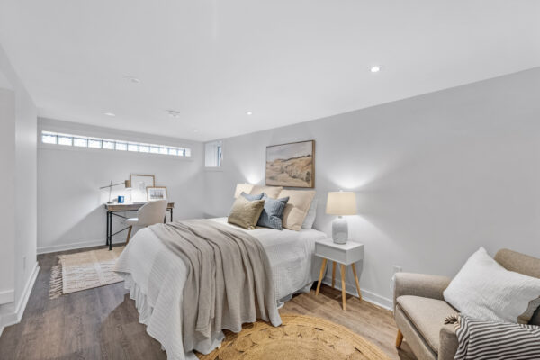 168-Alma-Street-Oshawa-Web-Salisbury-34