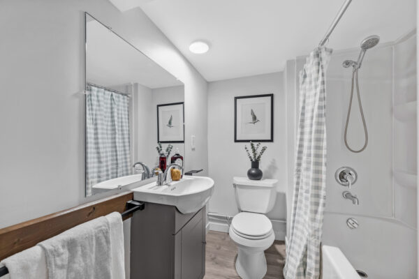 168-Alma-Street-Oshawa-Web-Salisbury-38