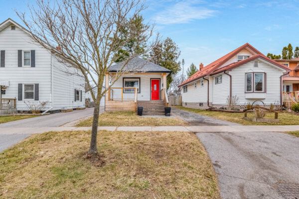 168-Alma-Street-Oshawa-Web-Salisbury-5