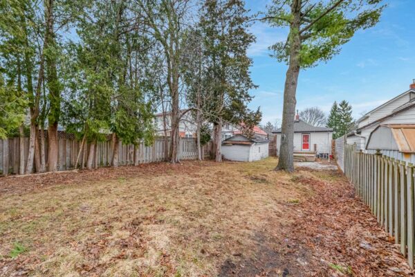 168-Alma-Street-Oshawa-Web-Salisbury-53