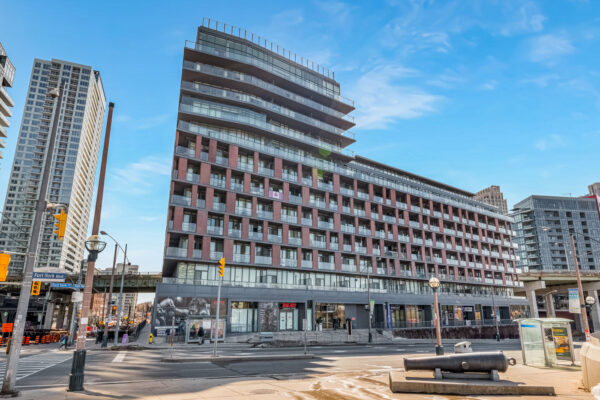 169-Fort-York-Boulevard-#913-Toronto-Web-Salisbury-1