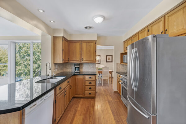 19-Jasmine-Crescent-Stouffville-Web-Salisbury-18