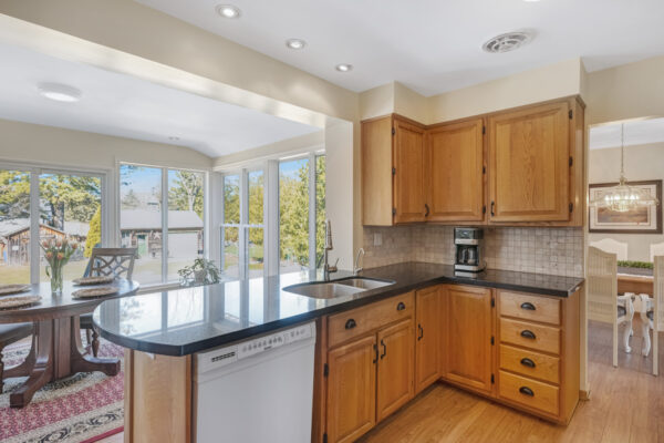 19-Jasmine-Crescent-Stouffville-Web-Salisbury-19