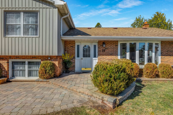 19-Jasmine-Crescent-Stouffville-Web-Salisbury-9