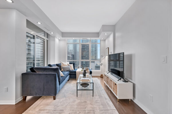 21-Grand-Magazine-#1408-Toronto-Web-Salisbury-14