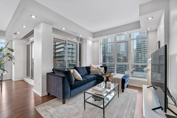 21-Grand-Magazine-#1408-Toronto-Web-Salisbury-15