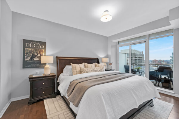 21-Grand-Magazine-#1408-Toronto-Web-Salisbury-21